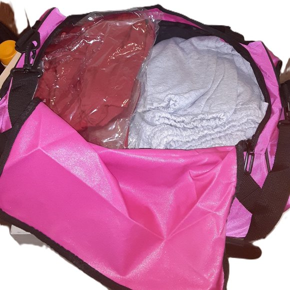25" Pink Duffle Bag Gym Bag - Travel Bag - Carry-On Bag - Overnight Bag - Picture 6 of 11